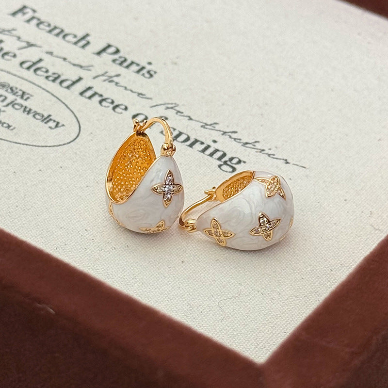 Pearl Clover Stud Earrings